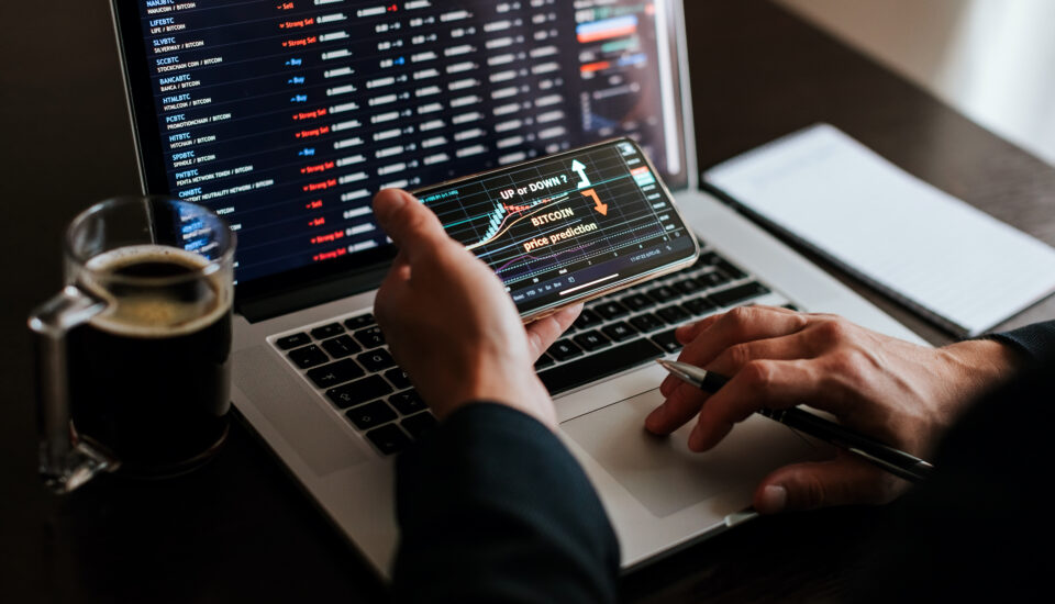 bitcoin investment stockbroker risk analysis trend movement